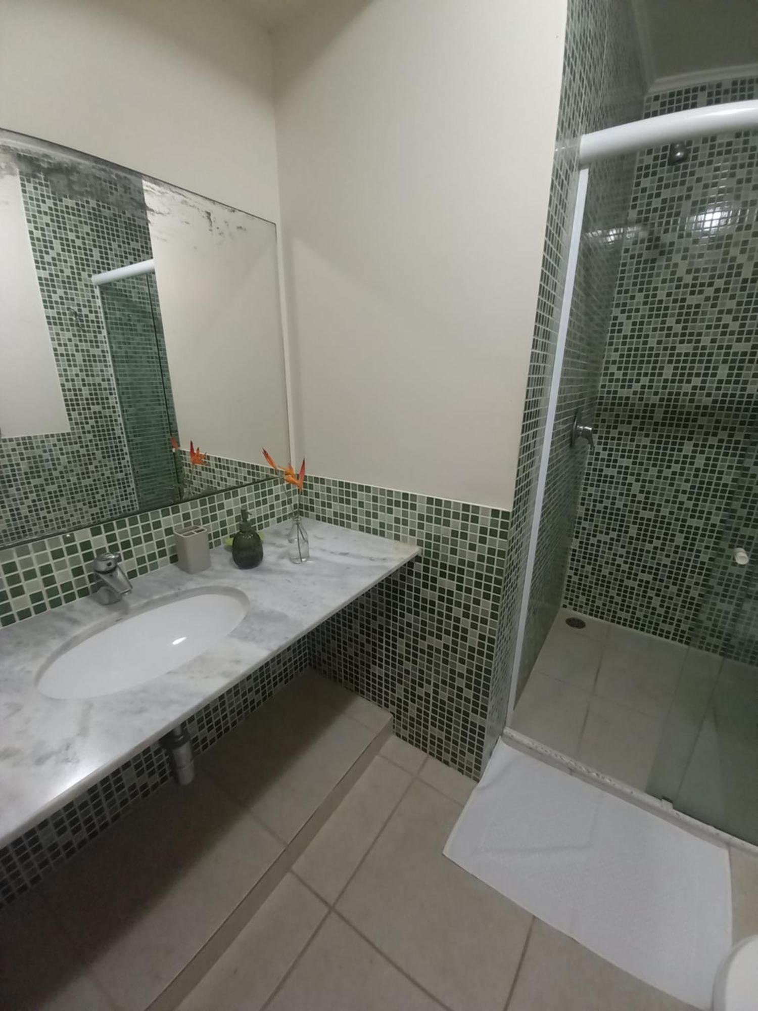 Suite No Condominio Itamambuca - Muito Perto Da Praia !!! Ubatuba Rum bild