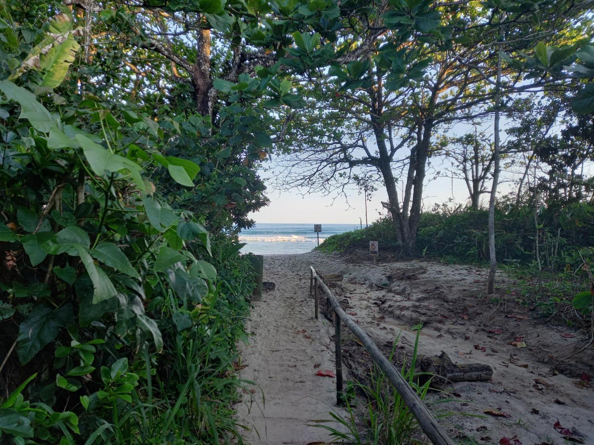 Suite No Condominio Itamambuca - Muito Perto Da Praia !!! Ubatuba Rum bild